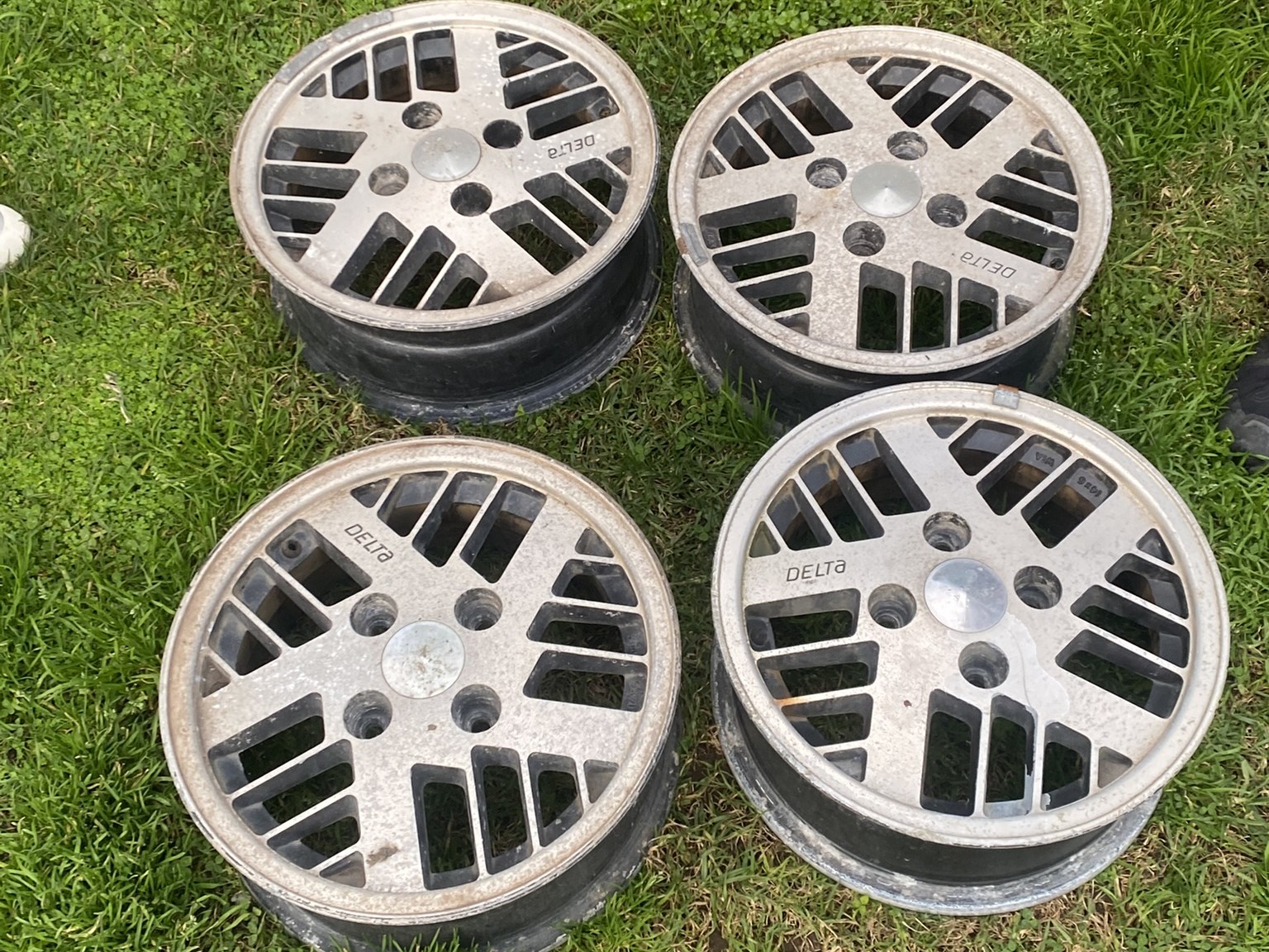 Having spent years sitting in a car yard in Queensland, these rims were very weathered and in overall rough shape. Thankfully they were also cheap.